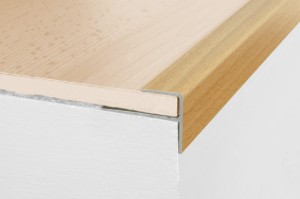 LISTWA SCHODOWA EFFECTOR A60 OKLEINOWANA 